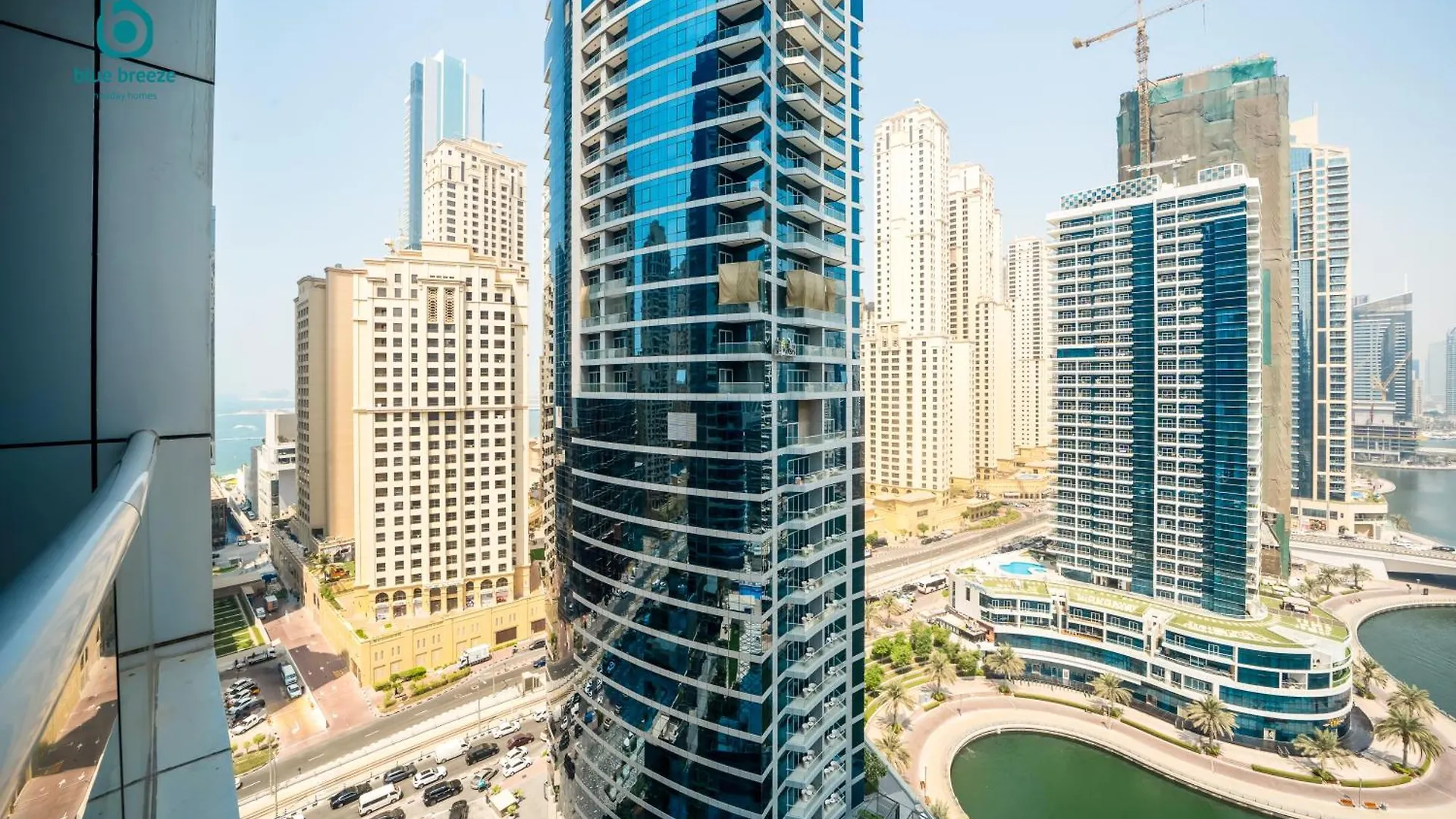 Blue Breeze - Chic Marina Retreat With Balcony And Canal Views Dubai