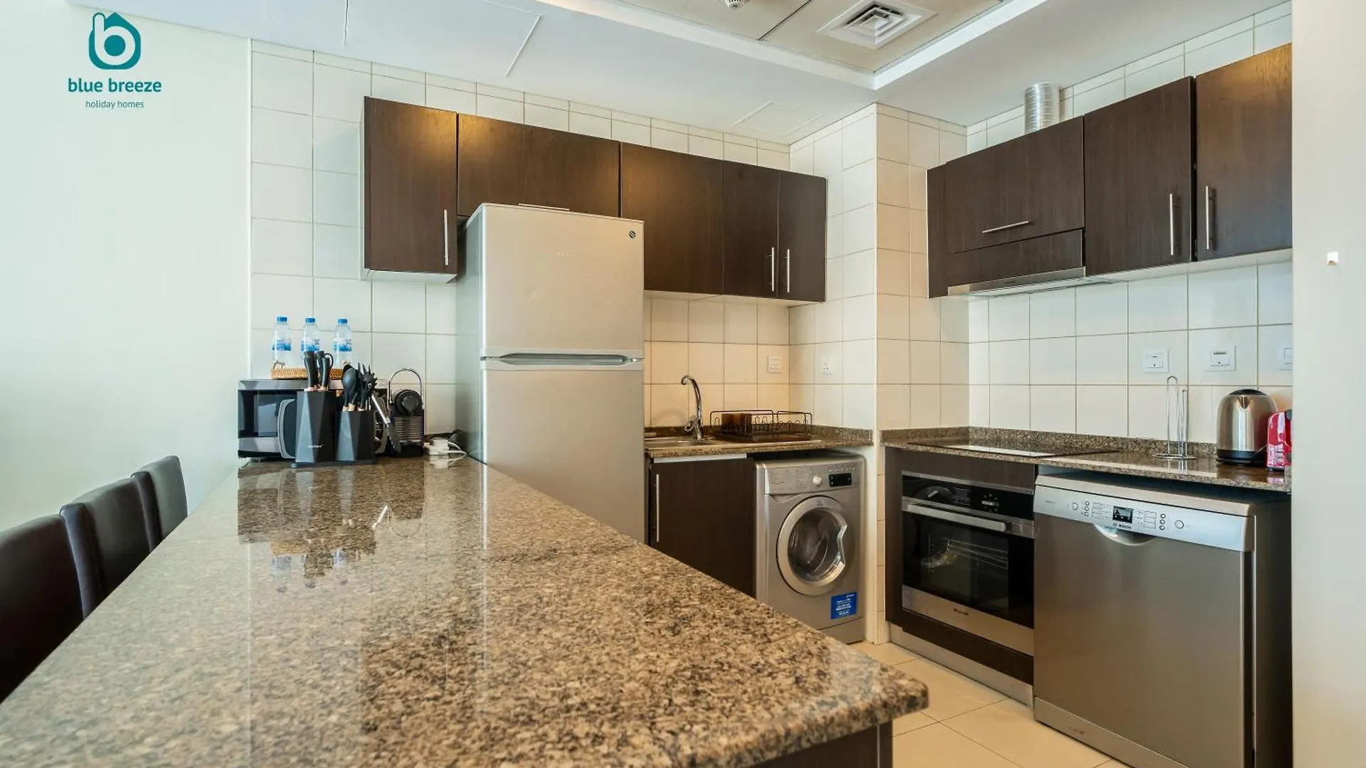 Blue Breeze - Chic Marina Retreat With Balcony And Canal Views Dubai United Arab Emirates