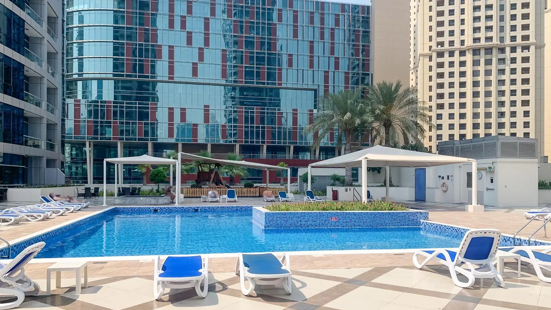 Blue Breeze - Chic Marina Retreat With Balcony And Canal Views Dubai Apartment