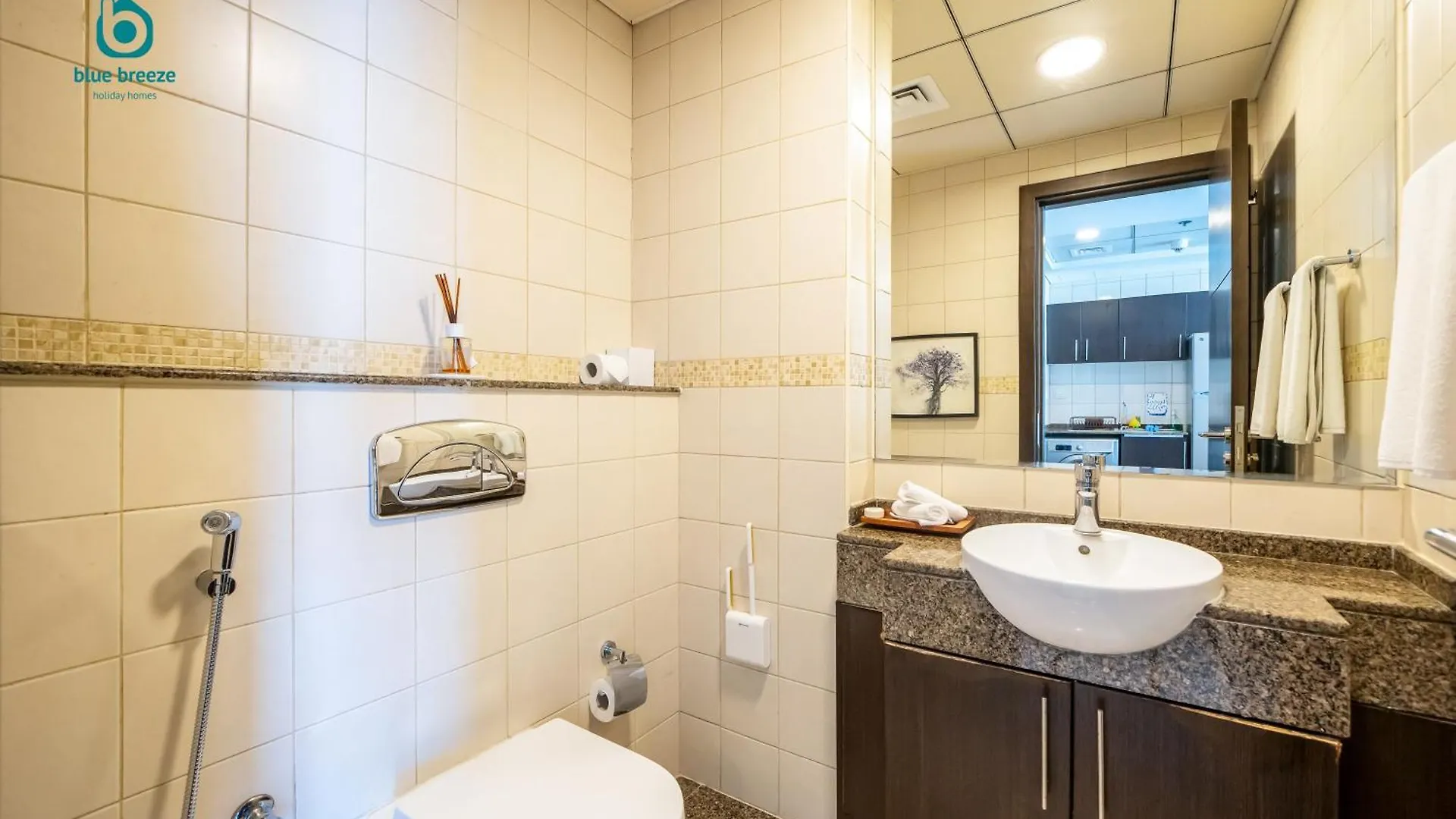 Blue Breeze - Chic Marina Retreat With Balcony And Canal Views Ντουμπάι